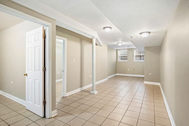 4851 S Prairie Ave Unidad 4851 S. Prairie Garden