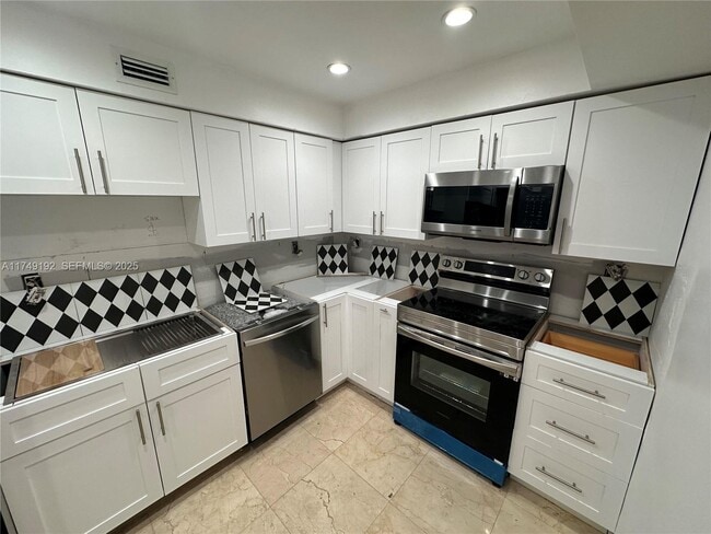 Photo - 10350 W Bay Harbor Dr Unit 6V
