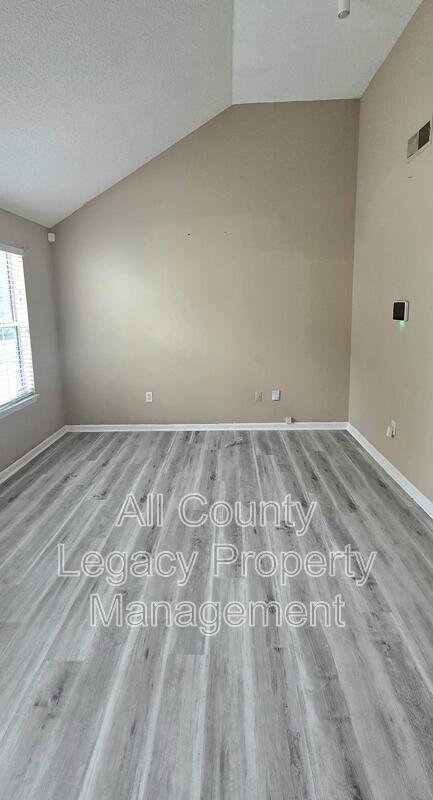 Photo - 760 Mountain Ridge Way