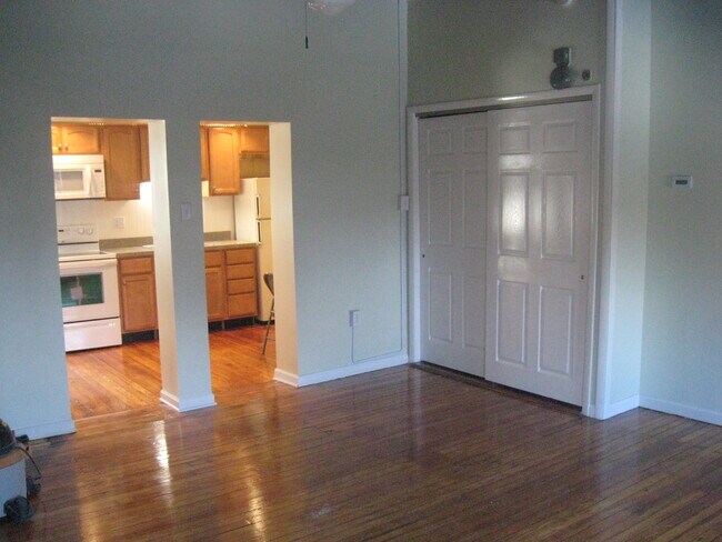 Photo - 132 W Laurel St Unit 3rd Floor