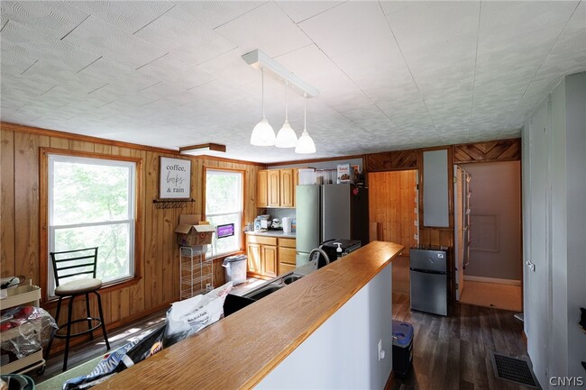 Photo - 215 W Main St