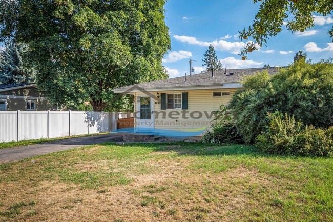 Photo - 4 Bedroom 2 Bath Home with 2-Car Detached Garage Available in Hayden, Idaho!