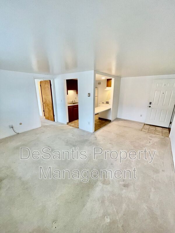 Photo - 628 Steele St Unit #6