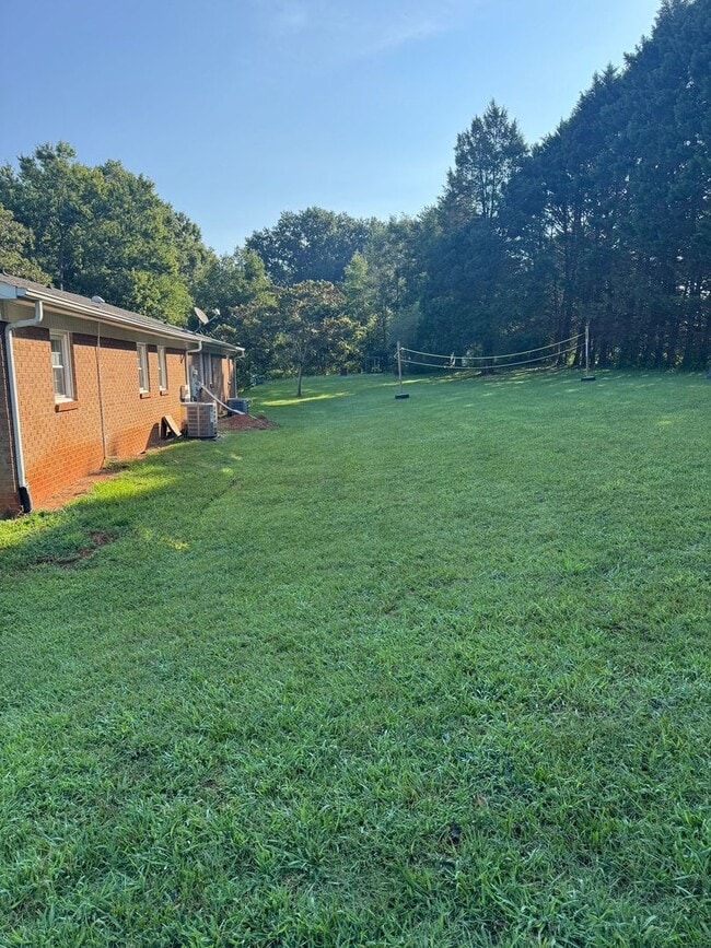 Photo - 2265 Claremont Rd