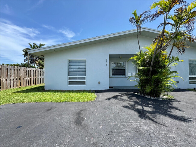 Building Photo - 838 SW 14th St
