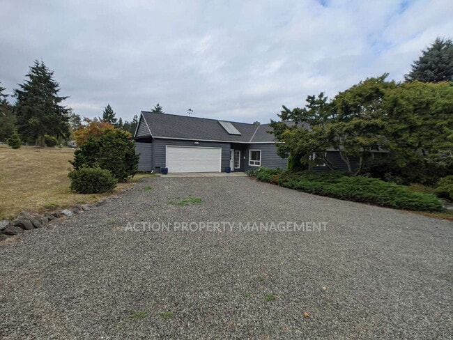 Photo - 3 bed 3 bath on 4.8 acres w/ beautiful water view