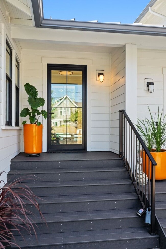 Photo - 2Bd/1Ba Seattle Duplex