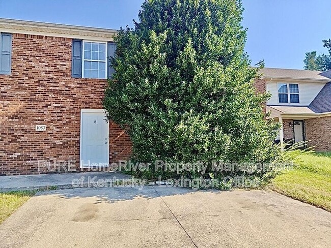 Photo - 1053 Merrick Dr Unit B