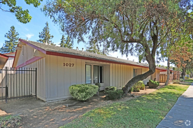 Oak Terrace Apartments - Oak Terrace Apartments