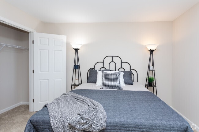 3BR, 2.5BA - 1410SF Duxbury - Bedroom