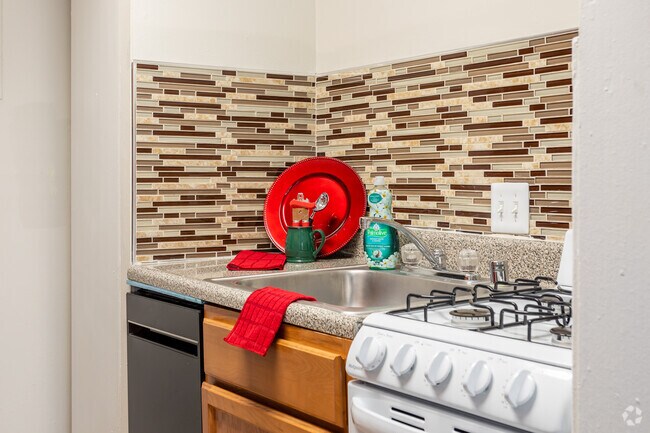 2HAB, 1BA - 689SF