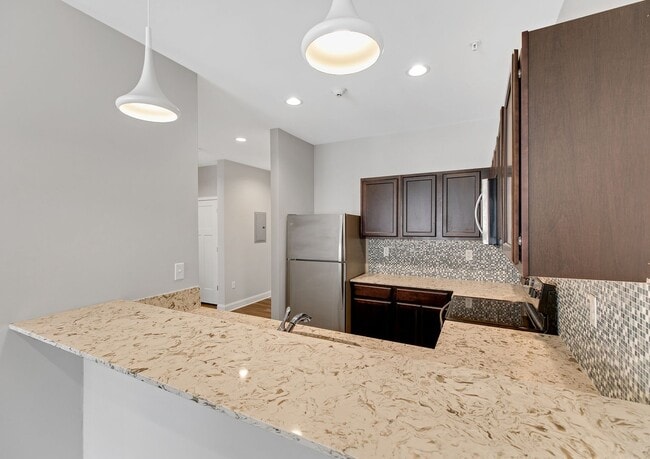 Building Photo - HUGE! 1 bedroom Next to Albany Med! Unit 204