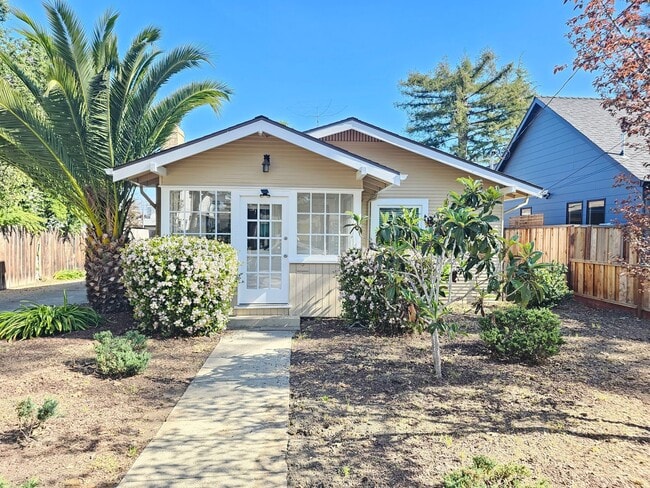 Photo - Beautiful Palo Alto Bungalow