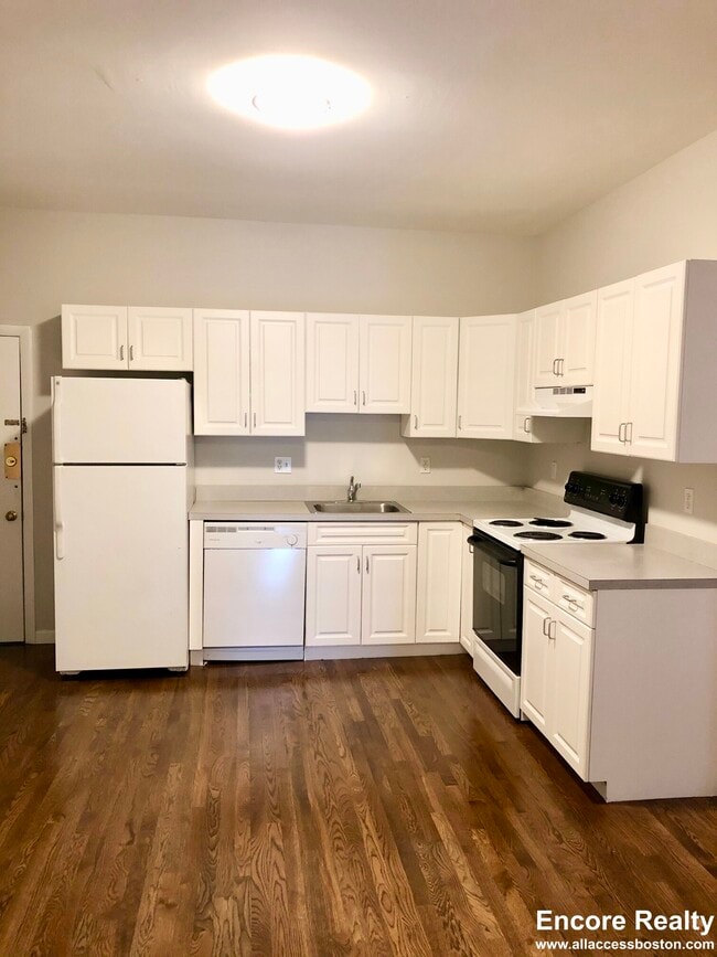 Building Photo - 121 Longwood Ave Unit 89-6