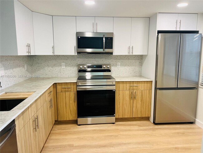 Photo - 2402 Antigua Cir Unit H1