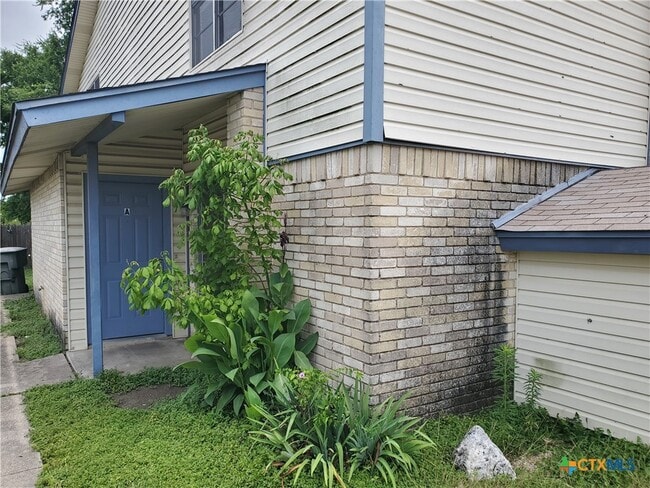 Building Photo - 1308 Covey Ln