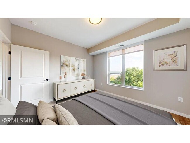 Photo - 3701 American Blvd E Unidad 400