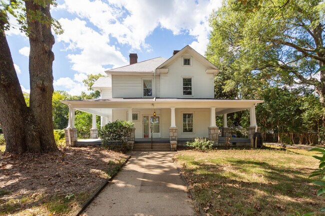 Frente - 1014 Shepherd St