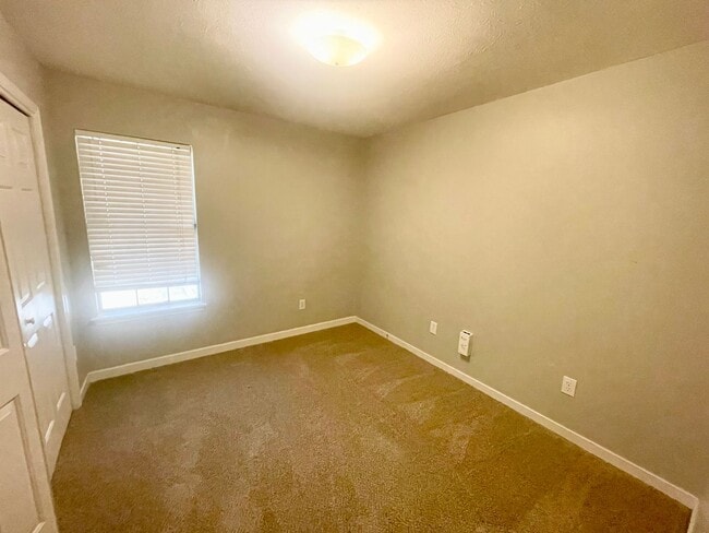 Photo - 310 Evergreen Way