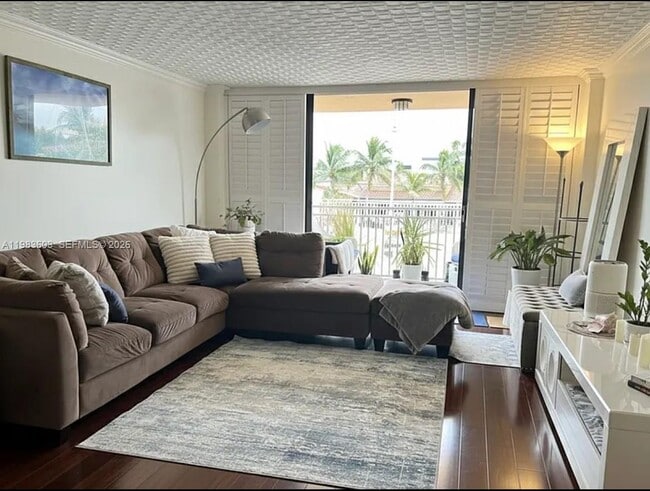 Photo - 2450 NE 135th St Unit 103