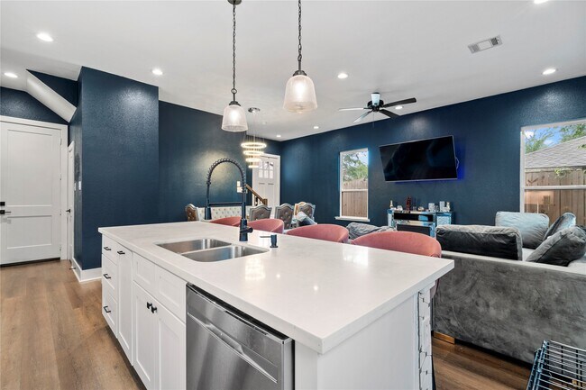 Photo - 1222 Mcneil St