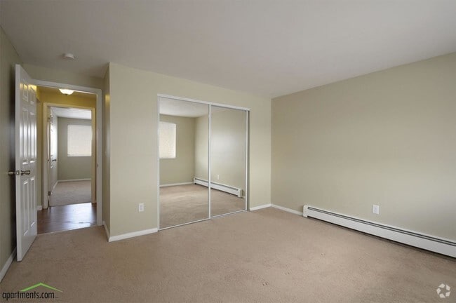 Bedroom - Belmont Ridge Apartment Homes