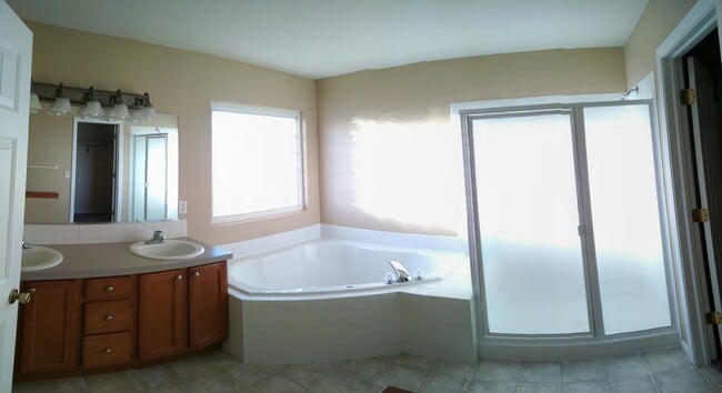 Master Bath - 5750 W 20th St Unit 17-1