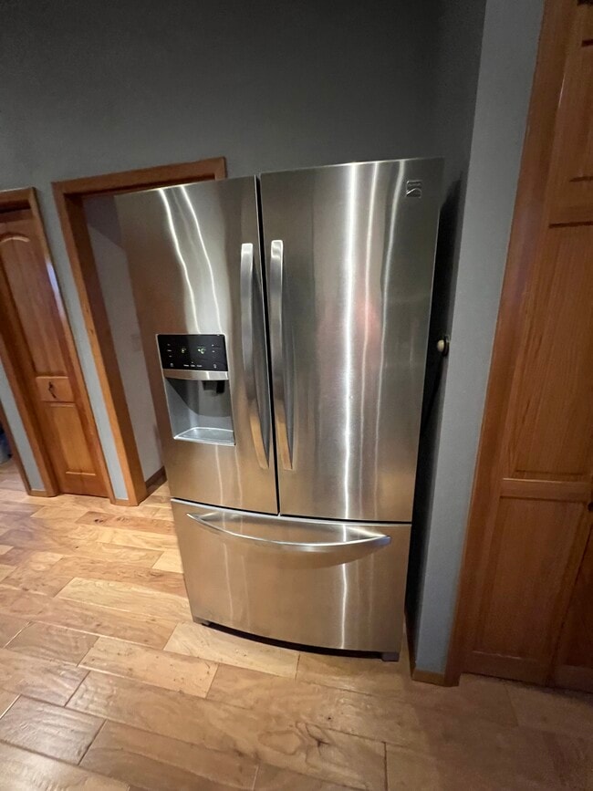 Photo - 1007 NW Lake St