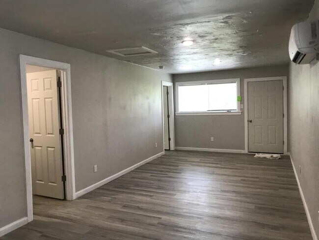 Photo - 8510 Safeguard St