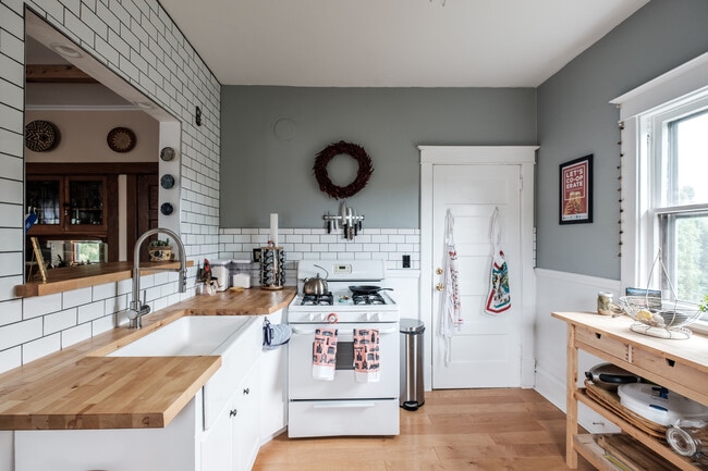 Building Photo - 2016 Selby Ave Unit Upper