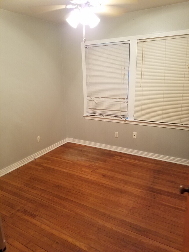 Photo - 121 Seaman Dr