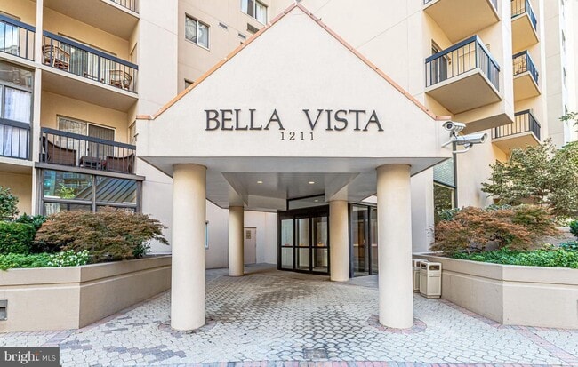 Photo - 1211 S Eads St Unidad 804