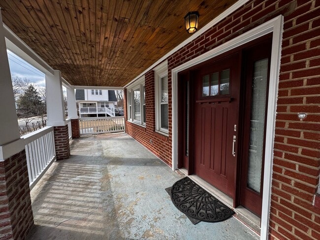 Photo - NEWLY RENOVATED EXPANSIVE 5BD 4BA BRIGHTWOOD HOME