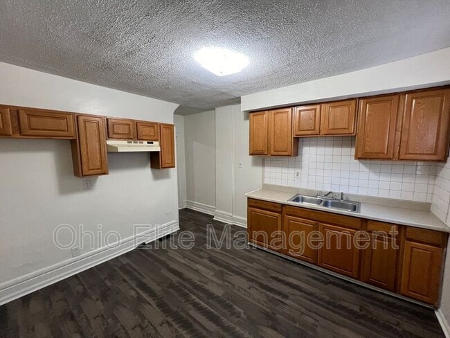 Photo - 810 Reinhard Ave