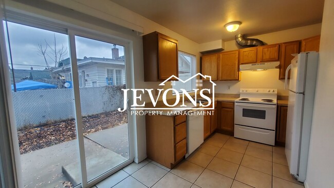 Building Photo - 309 N Naches Ave Unit 4