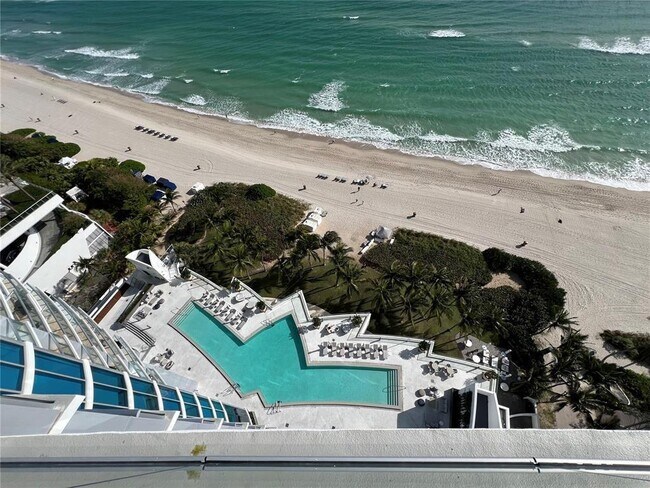 Photo - 17001 Collins Ave