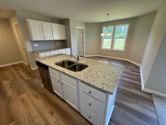 Photo - Lynchford Pointe