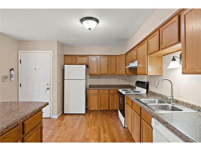 Photo - 926 Wescott Trail Unit 201