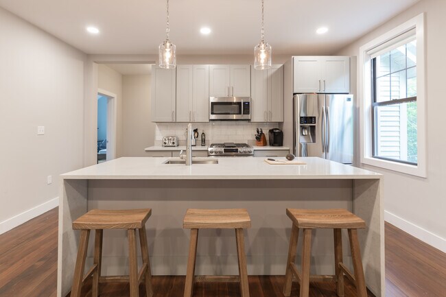 Photo - 65 Beech Glen St Unit 2