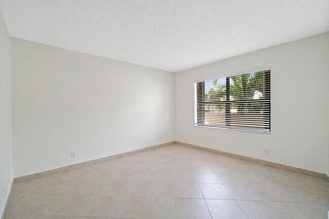 Photo - 9398 Laurel Green Dr