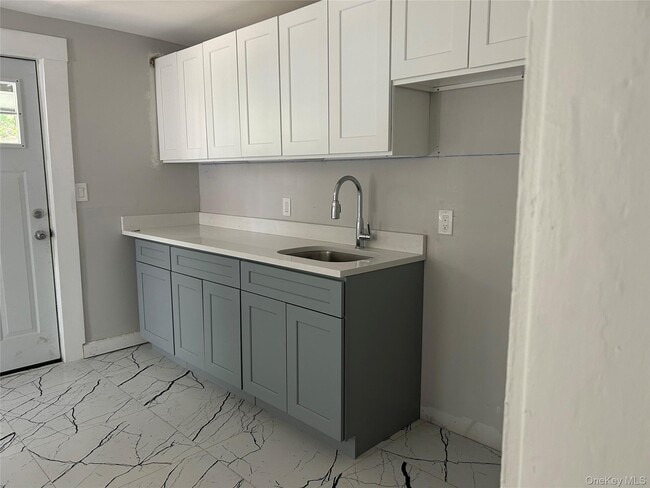 Building Photo - 404 NY-52 Unit 3 Rental