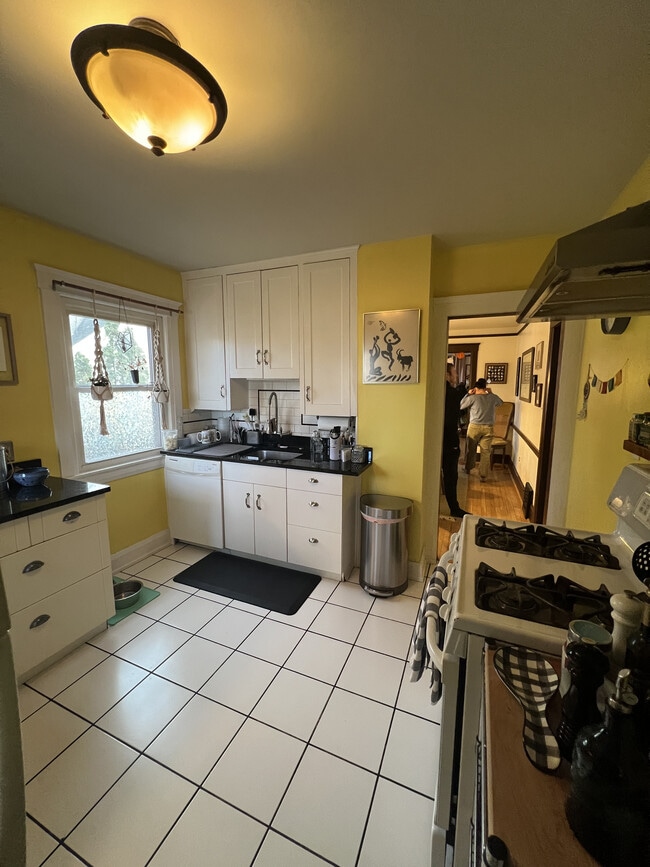 Photo - 436 Withington St