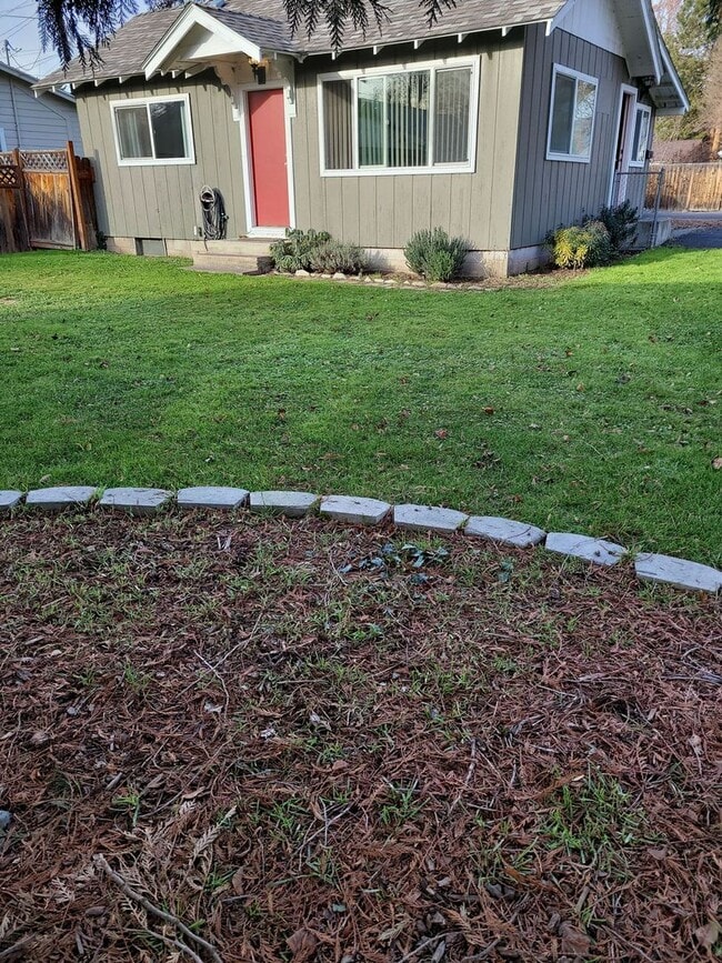 Very cute 1.5 bedroom House for Rent on No... - Very cute 1.5 bedroom House for Rent on No...