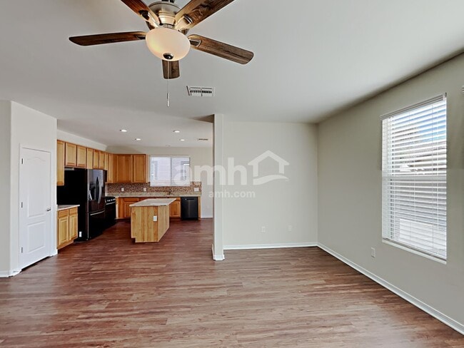 Photo - 221 W Vuelta Friso