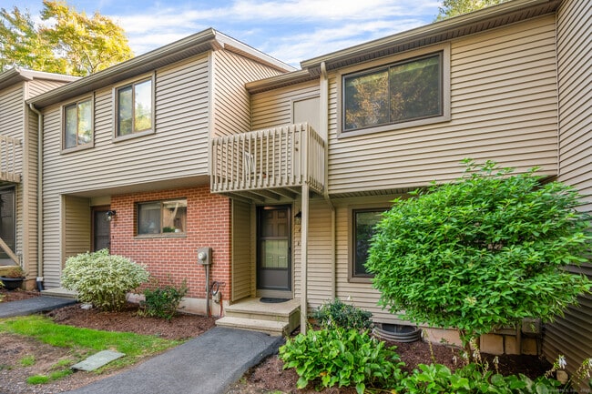 Photo - 45 Conestoga Way Unit 45