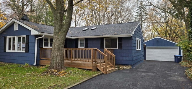 Building Photo - 6921 Clarendon Hills Rd