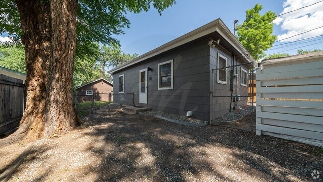 Building Photo - Charming cottage in downtown Colorado Springs Rental