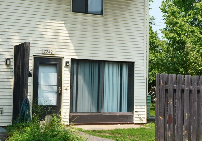 Photo - Spacious 2 Bed/1 Bath Condo in Brooklyn Pa...