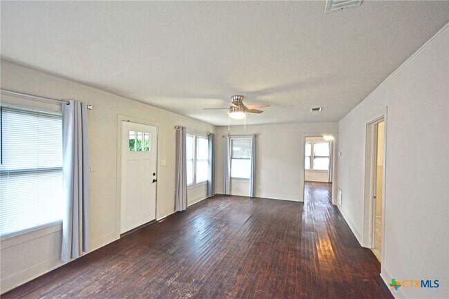 Photo - 365 E Faust St