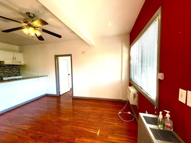 Building Photo - 1341 S Sycamore Ave Unit 1341 Rental